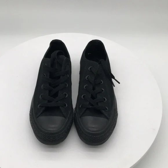 Converse unisex  Low Top sneakers size 5 womens 3 mens US - Picture 2 of 6